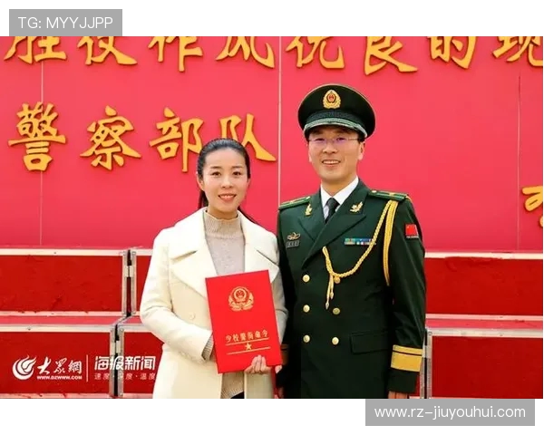 围绕红色足球队队徽展现团队荣耀与激情传承的动人故事征程传奇录