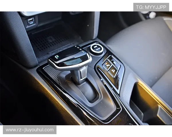 从老版X系列足球鞋演变看现代球鞋设计理念与科技升级新发展趋势